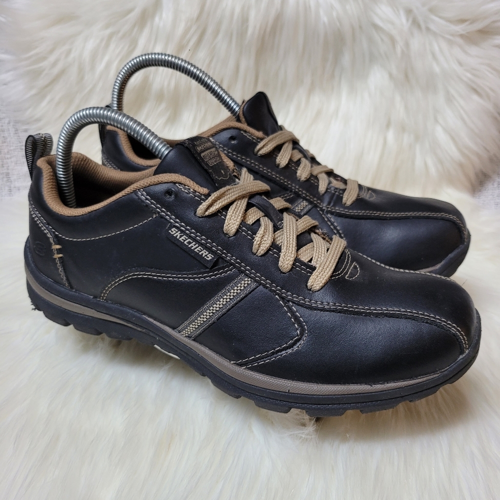 Skechers Relaxed Fit Memory Foam